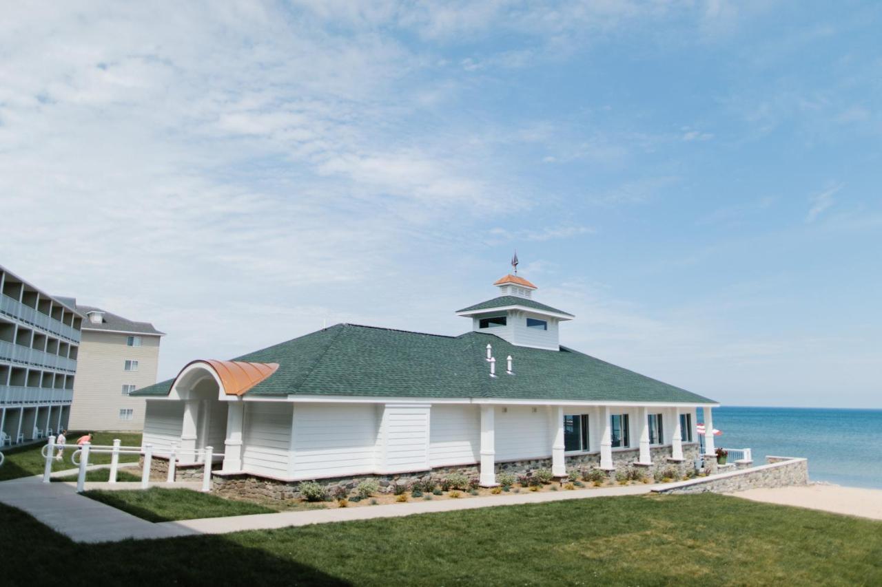 Breakers Resort - Lakeside Saint Ignace Exterior photo